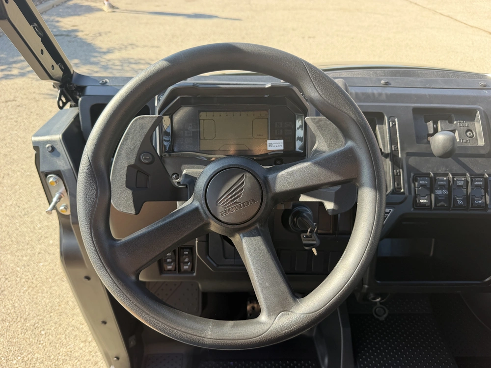 2026 Honda Pioneer 1000-5 Deluxe alt