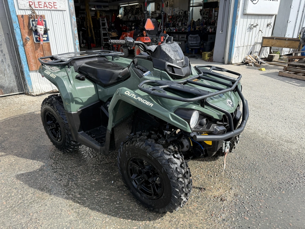 2022 Can-am 570 alt