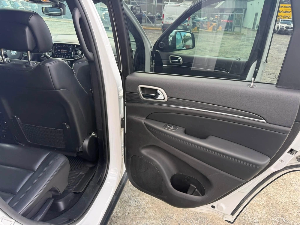 2019 Jeep Limited alt