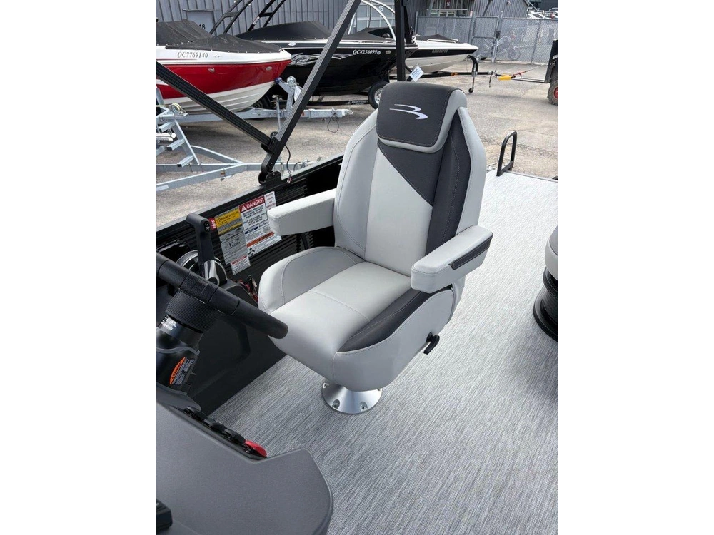 Bennington Marine 22 S-one Swingback 2026 alt