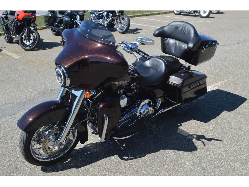 2011 Harley-davidson Flhx alt