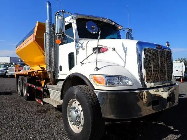 2018 Peterbilt 348