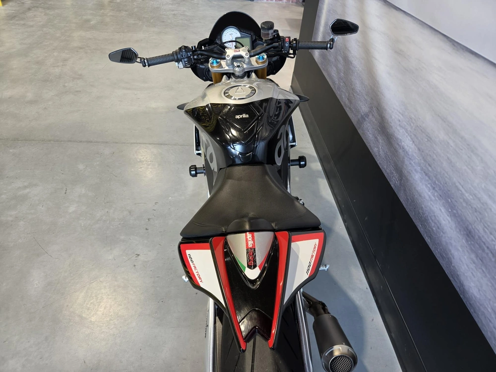 Aprilia 1100 Tuono Factory 2016 alt