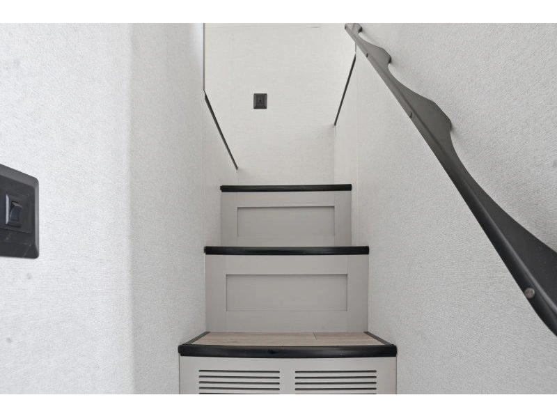 2027 Jayco Jayflight 401loft alt