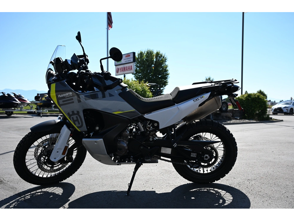 2027 Husqvarna Norden 901 alt