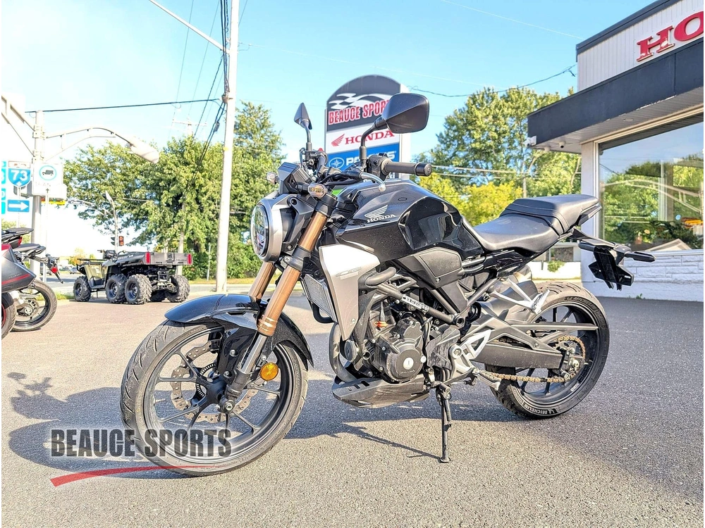 2021 Honda Cb 300 Moto Standard Urbaine Légère Débutant Novice A2 Naked Rétro Ville Économique Entretien Fait Pneus Neufs Z400 Mt-03 Duke G310r alt