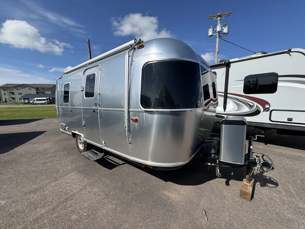 2020 Airstream Bambi 20fb alt