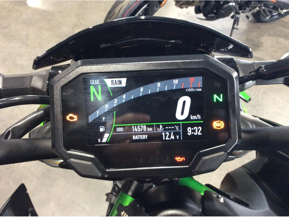 2024 Kawasaki Z900 Se Abs alt