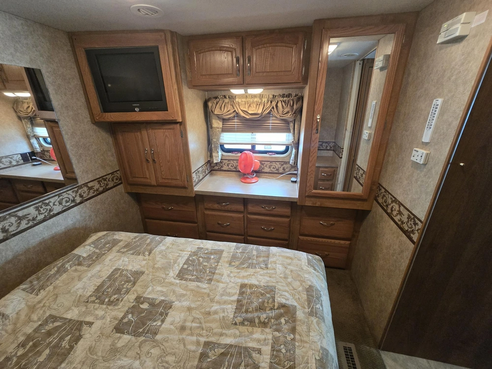 2006 Georgie Boy Pursuit 3480ds alt