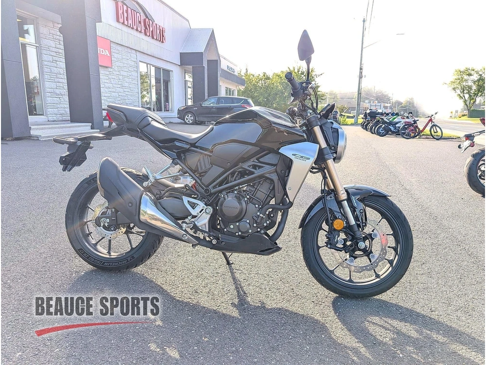 Honda Cb 300 Moto Standard Urbaine Légère Débutant Novice A2 Naked Rétro Ville Économique Entretien Fait Pneus Neufs Z400 Mt-03 Duke G310r 2021 alt