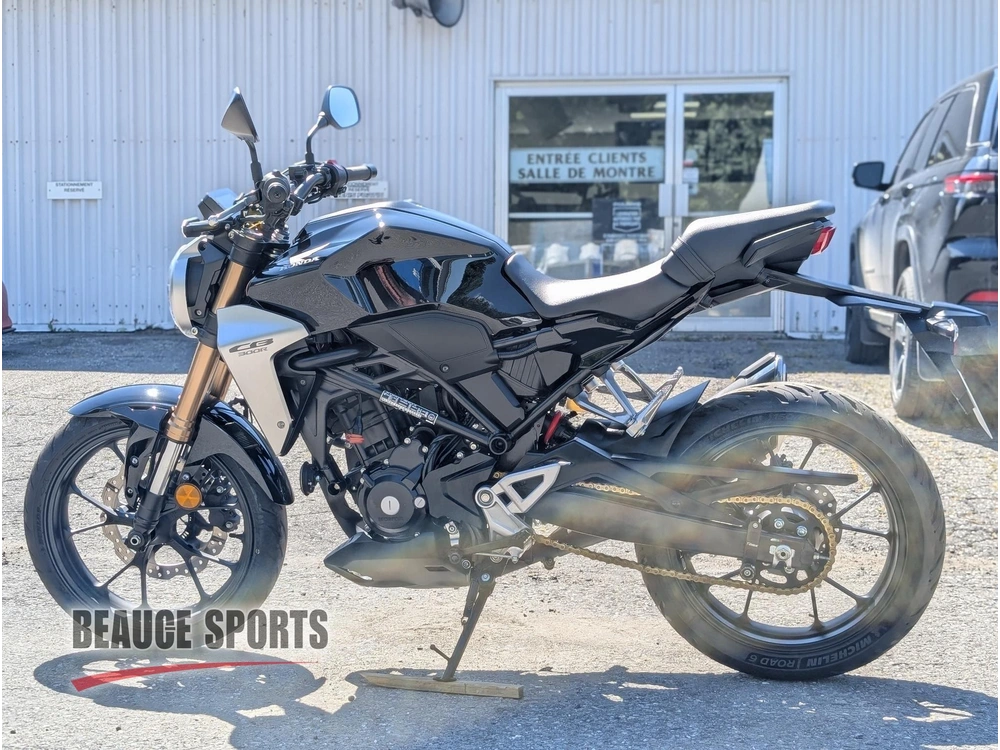 Honda Cb 300 Moto Standard Urbaine Légère Débutant Novice A2 Naked Rétro Ville Économique Entretien Fait Pneus Neufs Z400 Mt-03 Duke G310r 2021 alt