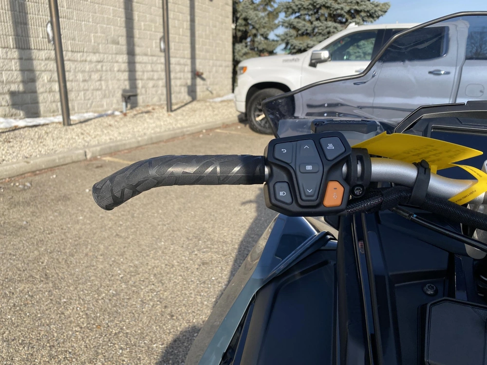 2027 Polaris 850 Indy Xc 137 alt
