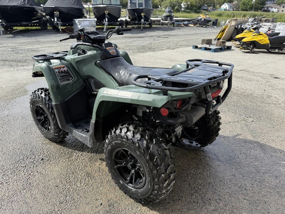 2022 Can-am 570 alt