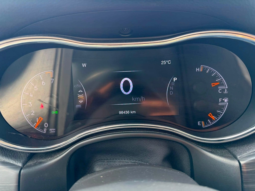 2019 Jeep Limited alt
