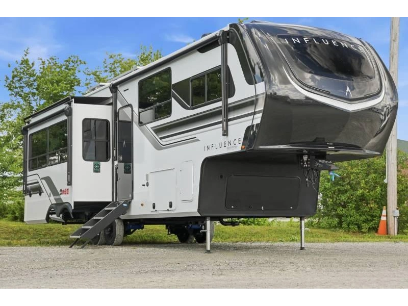 Grand Design Influence 2903rl 2027 alt