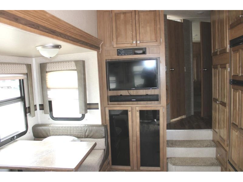 2018 Forest River Flagstaff 527rlws alt