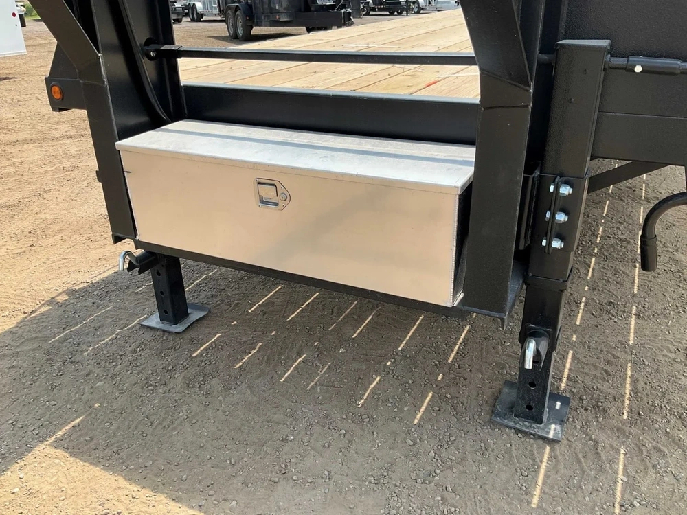 2027 Canada Trailers 8.5x30 12 Ton Gooseneck Equipment Trailer alt