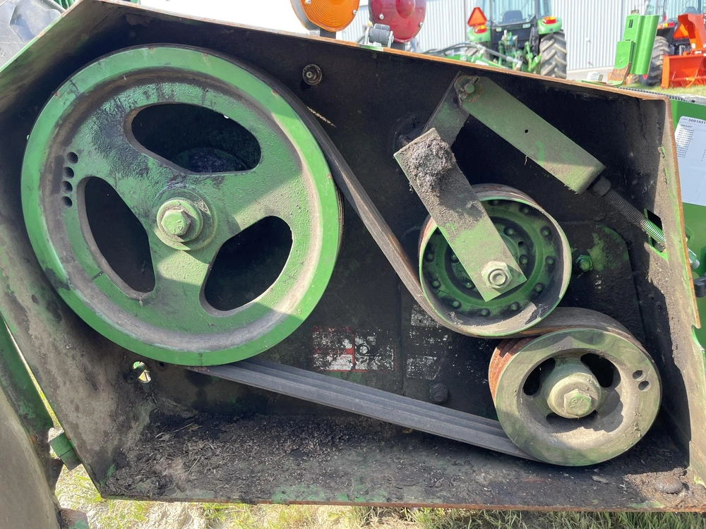 2024 John Deere 520 alt