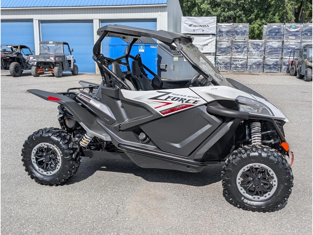 Cfmoto Z Force 950 Ho Sport Côte À Côte Sport Performance Sentier Trail 2 Places Récréatif Vitesse Suspension Haute Puissance Faible Km Rzr Maverick Yxz Talon Krx 2023 alt