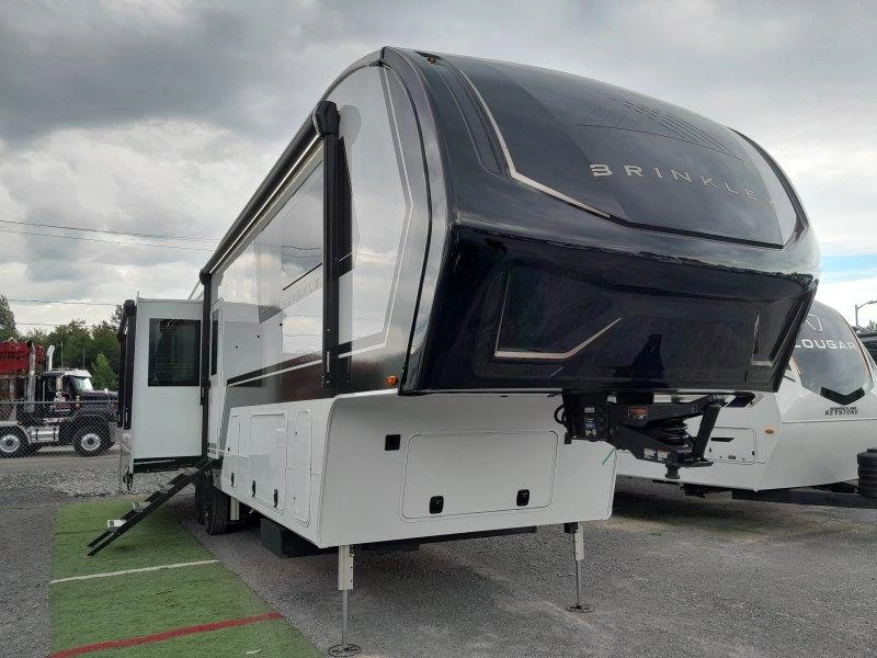 Brinkley Model Z Z3600 2027 alt