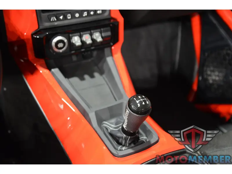 2026 Slingshot R Manual alt