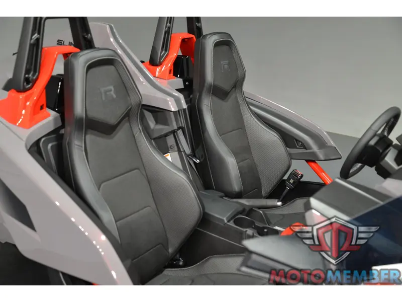 2026 Slingshot R Manual alt