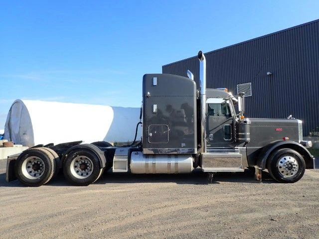 Peterbilt 389 2021