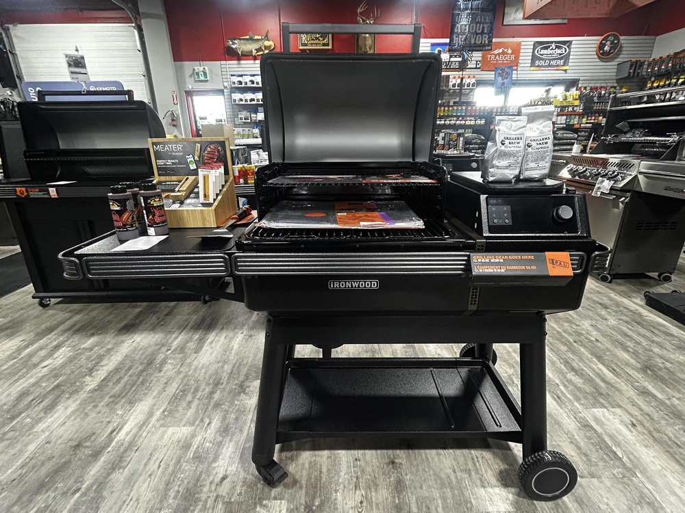 2026 Traeger Ironwood Canada alt