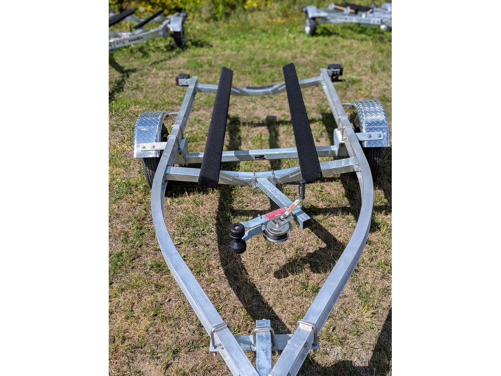 2027 Load Rite 1200lb Al alt