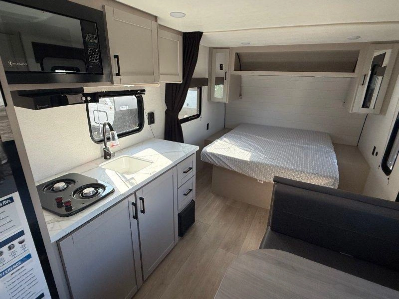 2027 Jayco Jayflight 175fq alt