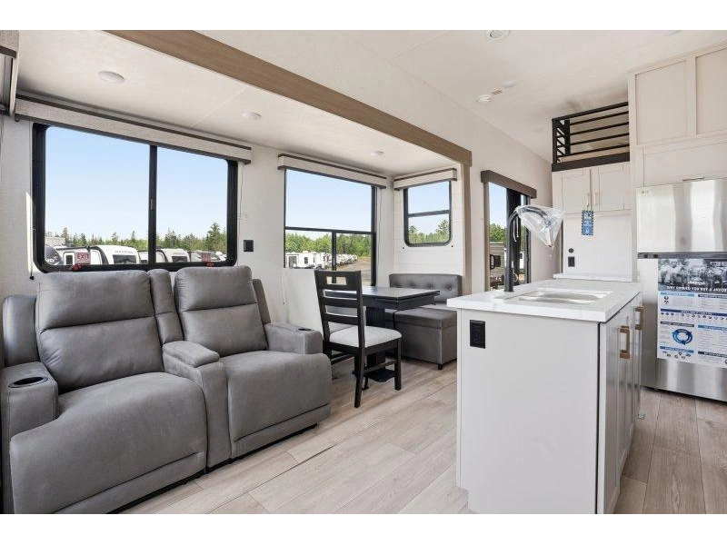 2027 Jayco Jayflight 401loft alt