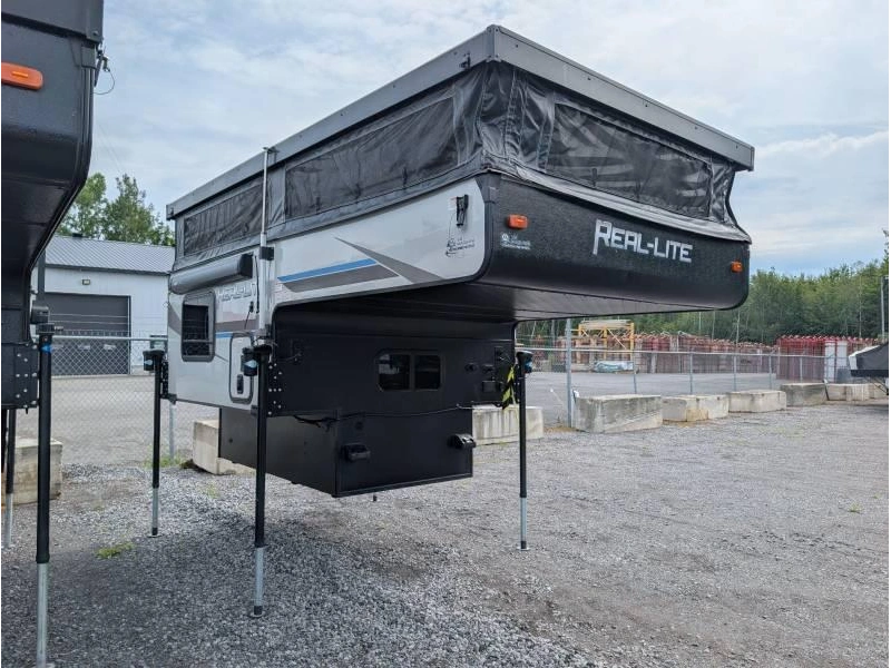 2021 Palomino Real Lite 1604 alt