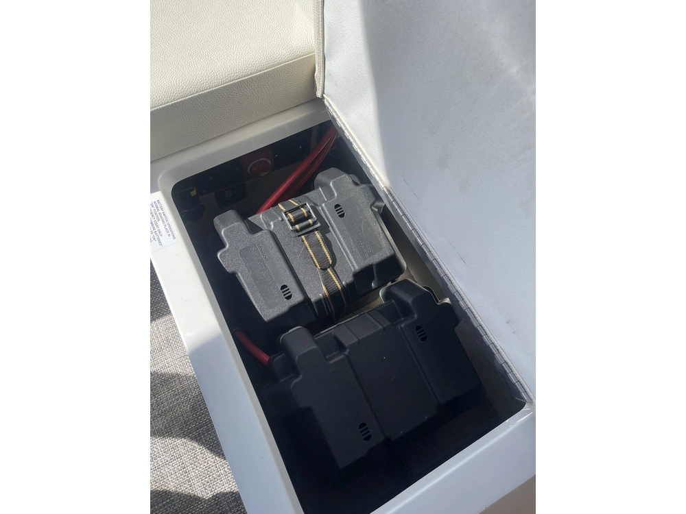 2022 Cobalt Boats Cs23 Surf alt
