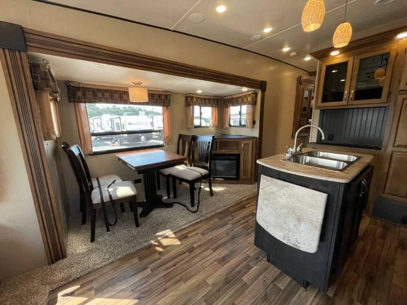 Coachmen Chaparral 28rls 2018