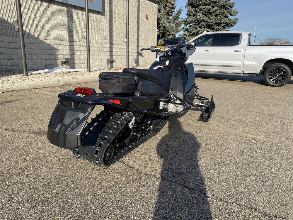 2027 Polaris 850 Indy Xc 137 alt