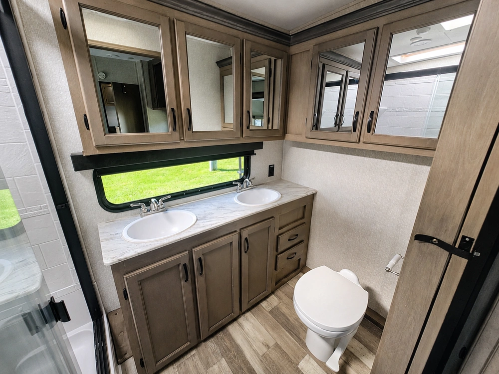 2023 Coachmen Chaparral X Edition 355fbx alt