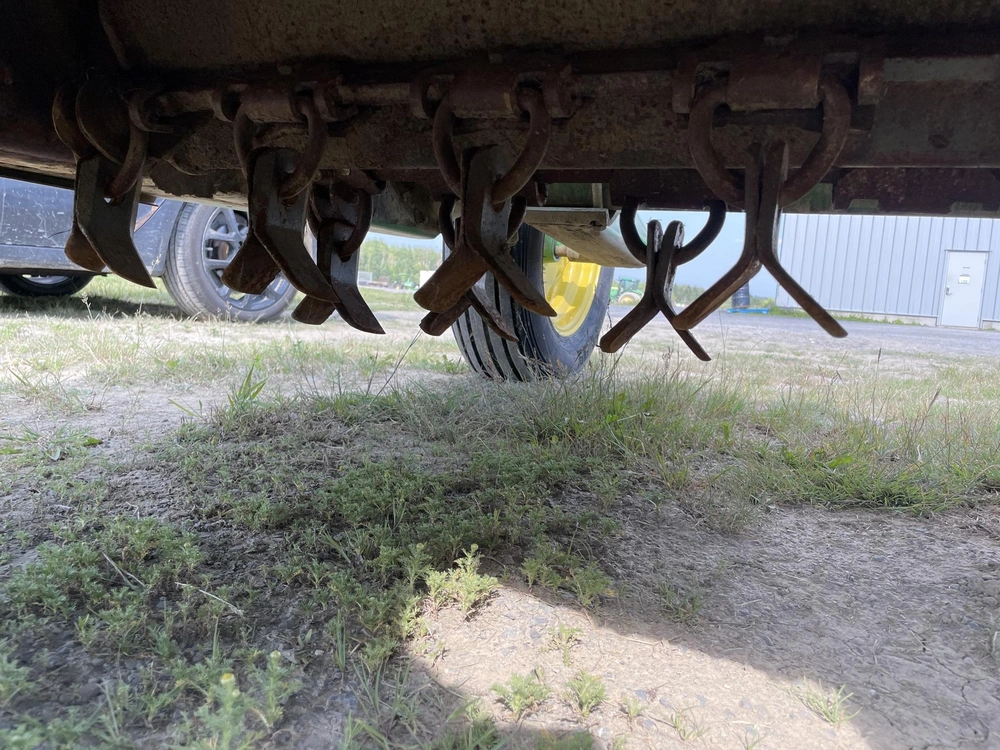 2024 John Deere 520 alt