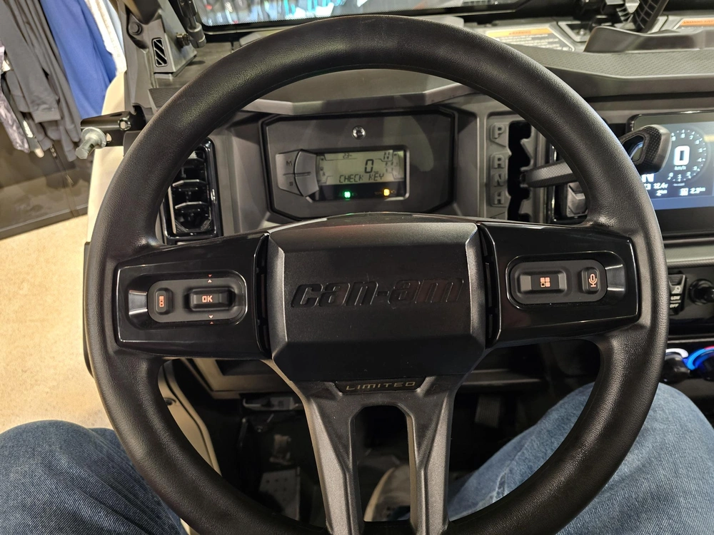 2026 Brp Defender Limited Cab Hd11 alt