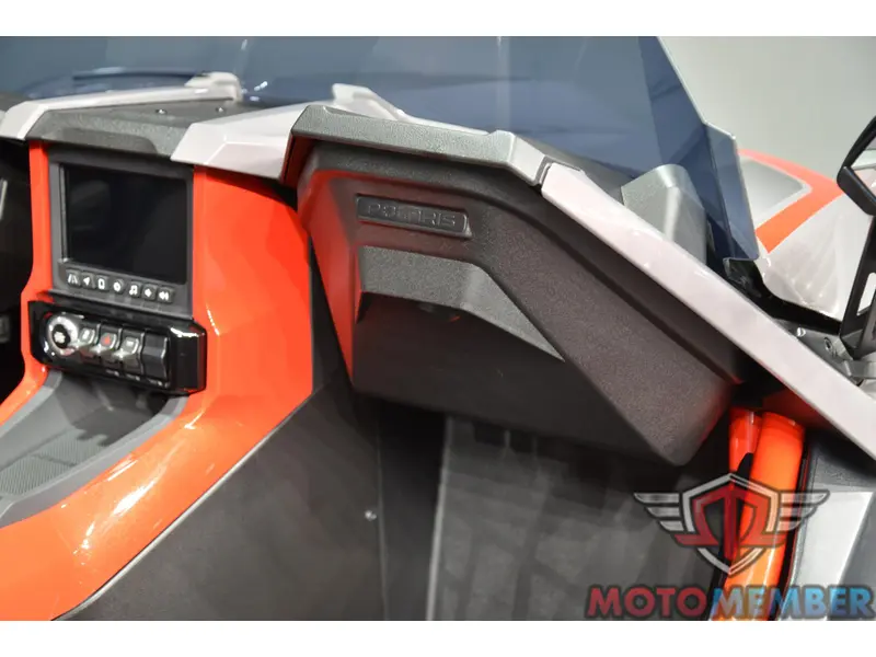 2026 Slingshot R Manual alt