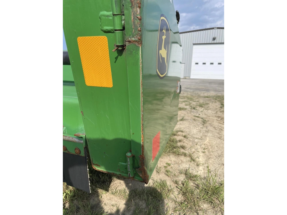 2024 John Deere 520 alt