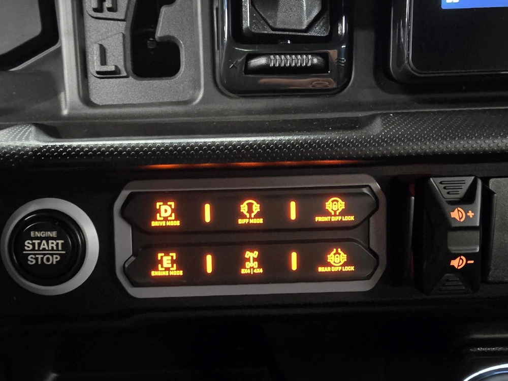 2026 Brp Defender Limited Cab Hd11 alt