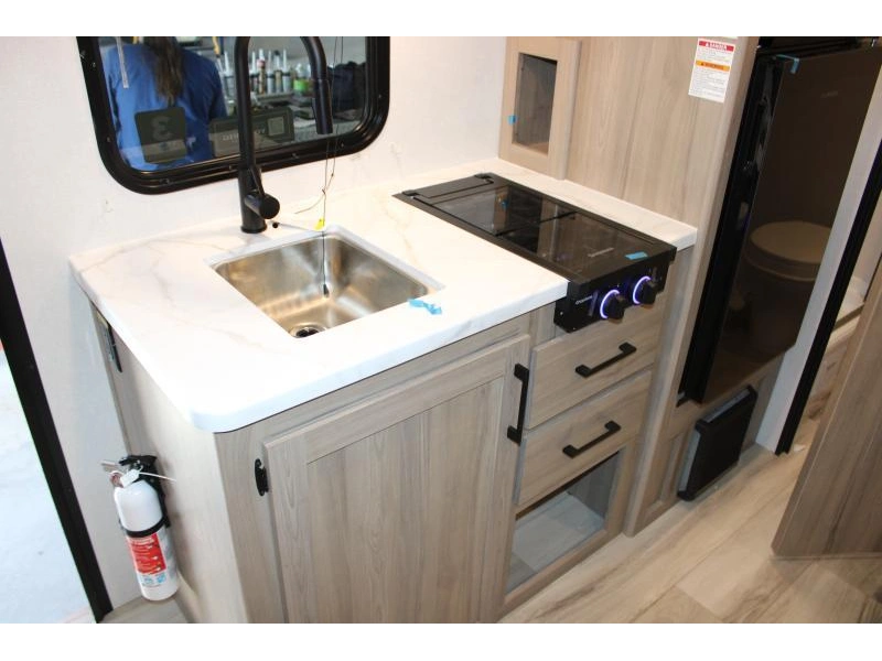 Keystone Rv Coleman 17bx 2026 alt