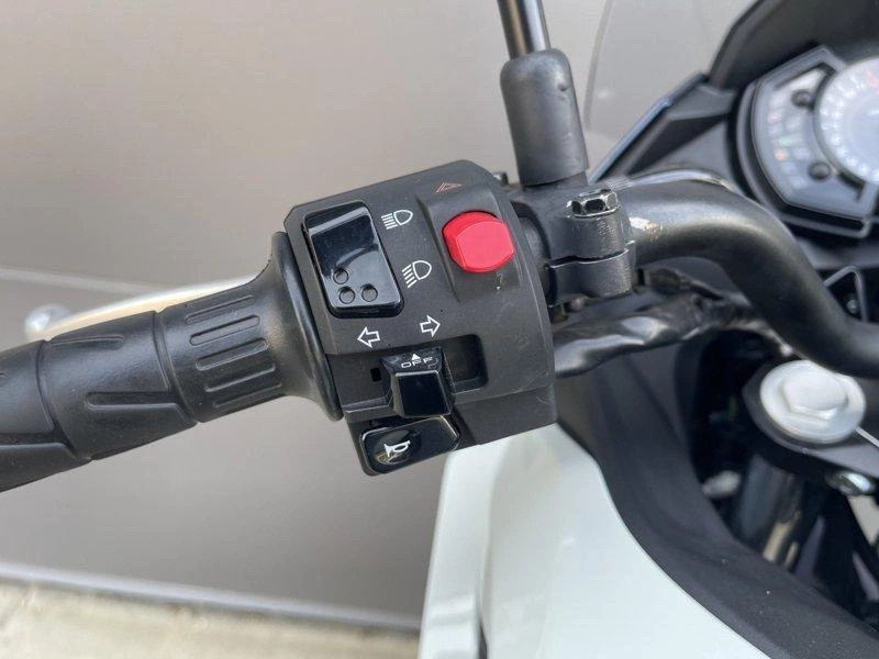 2022 Kawasaki Versys-x 300 alt
