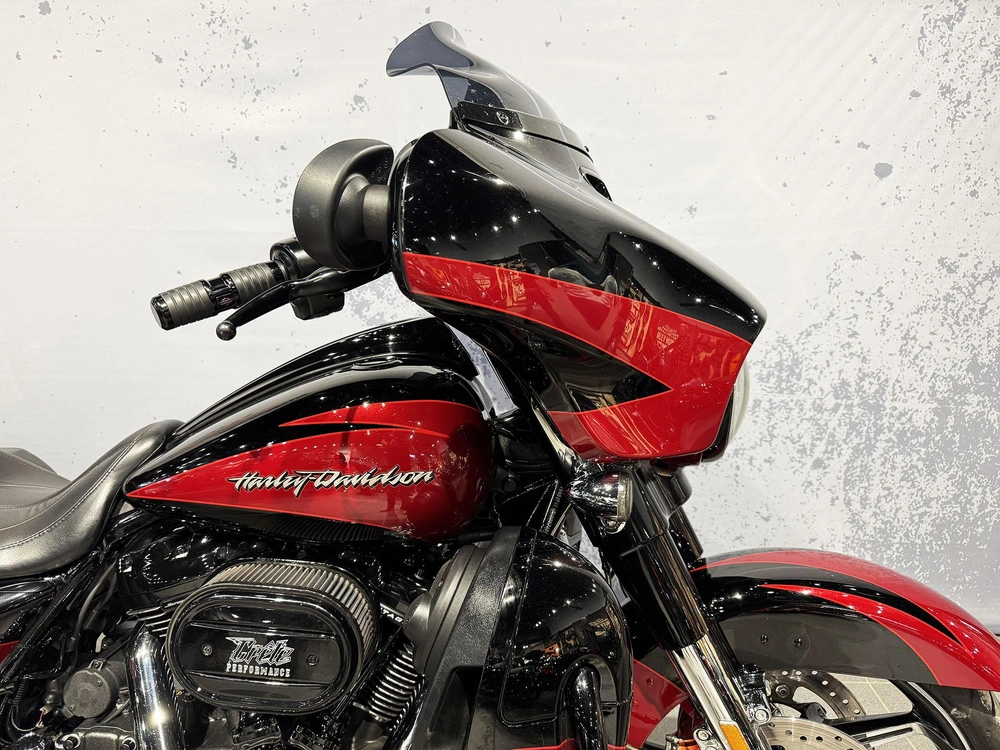 Harley-davidson Cvo Street Glide Flhxse 2017 alt