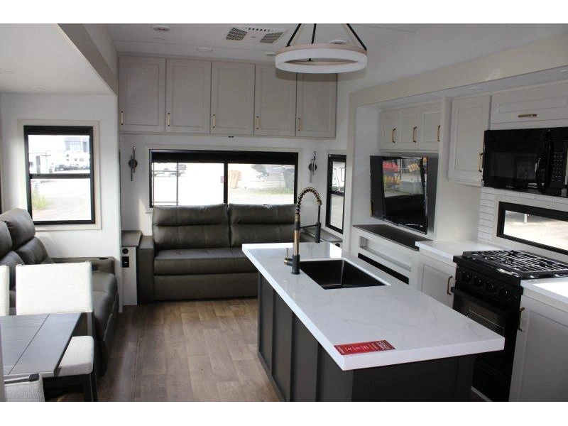 Grand Design Influence 3503gk 2027 alt