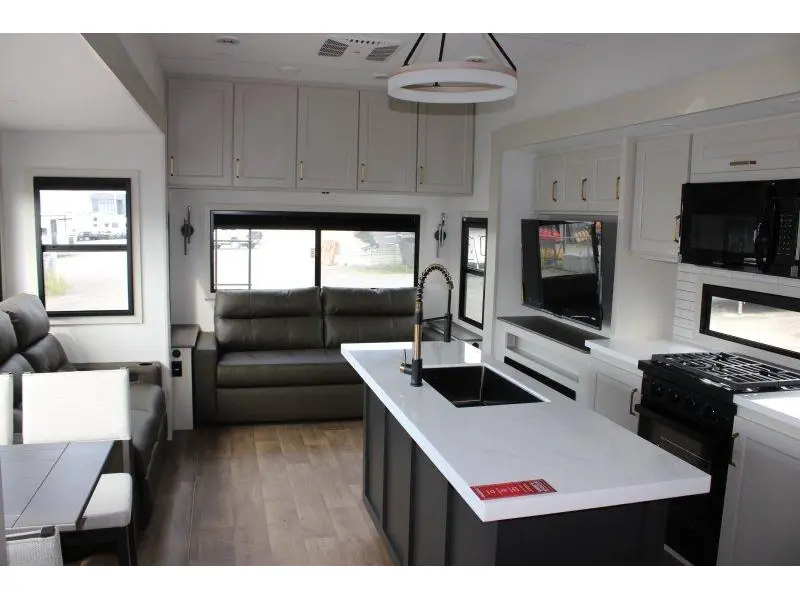 Grand Design Influence 3503GK 2027