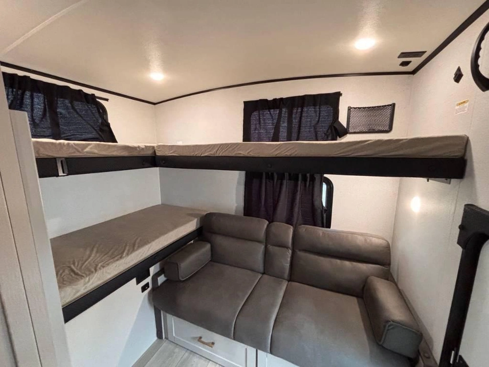 Jayco Jay Feather 29qbh 2027 alt