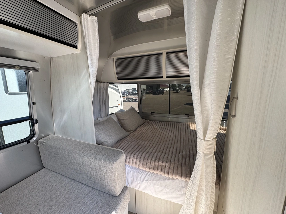 2020 Airstream Bambi 20fb alt