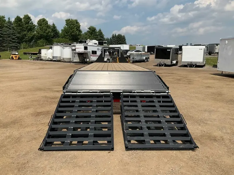 Canada Trailers 8.5x30 12 Ton Gooseneck Equipment Trailer 2027