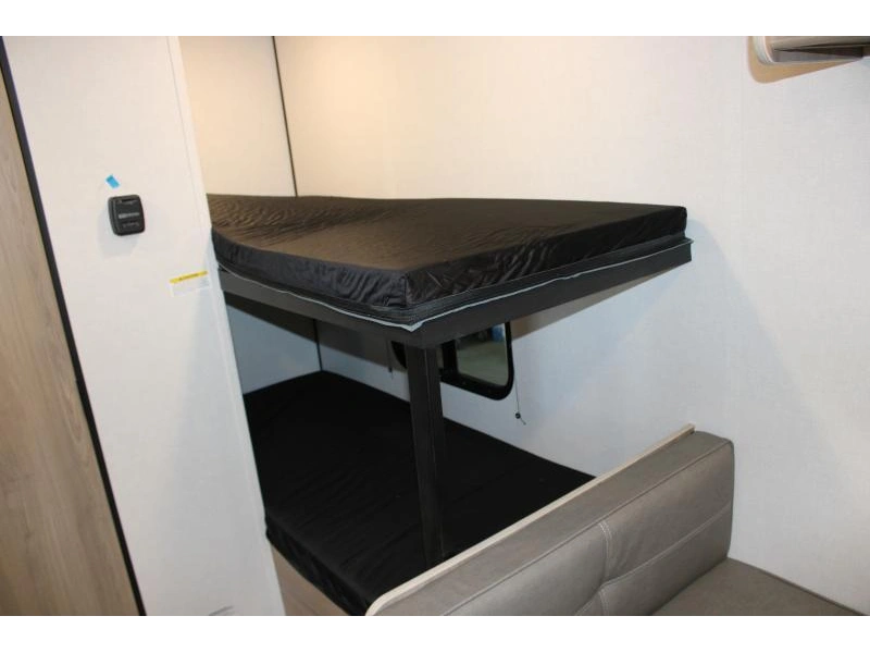 Keystone Rv Coleman 17bx 2026 alt